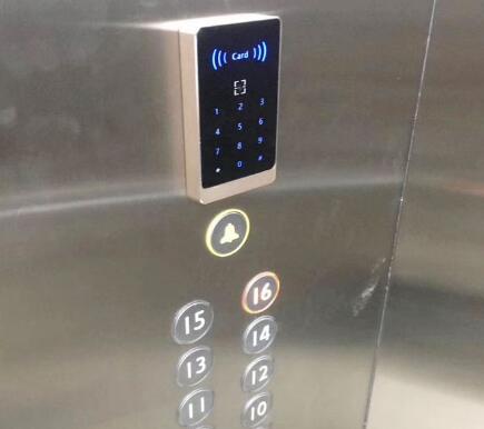 電梯門禁如何穩定運行